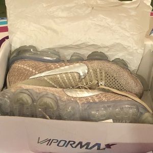 Nike  Vapormax Size 5.5 new never used too small
